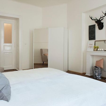 Kent Ridge Loft Apartment ปราก ภายนอก รูปภาพ