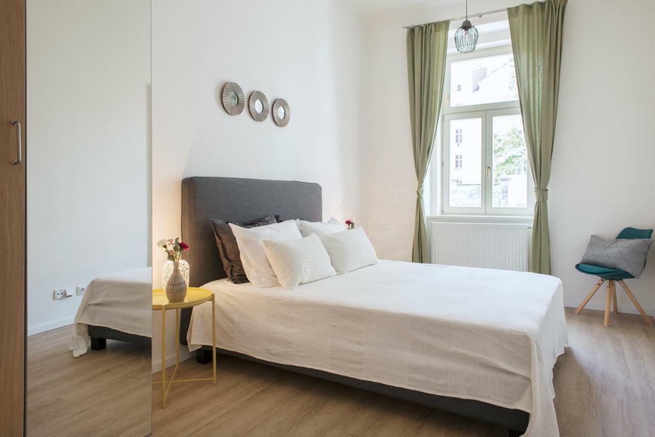 Kent Ridge Loft Apartment ปราก ภายนอก รูปภาพ