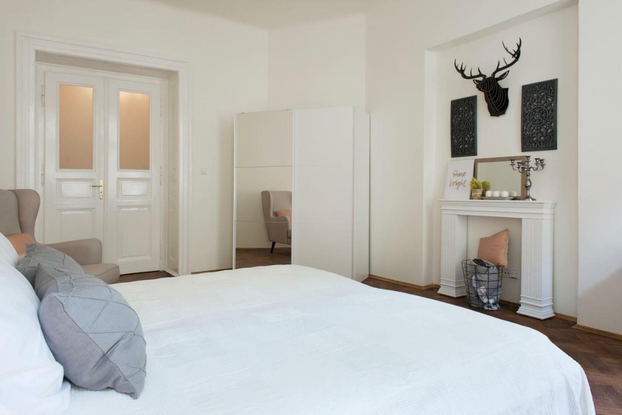 Kent Ridge Loft Apartment ปราก ภายนอก รูปภาพ