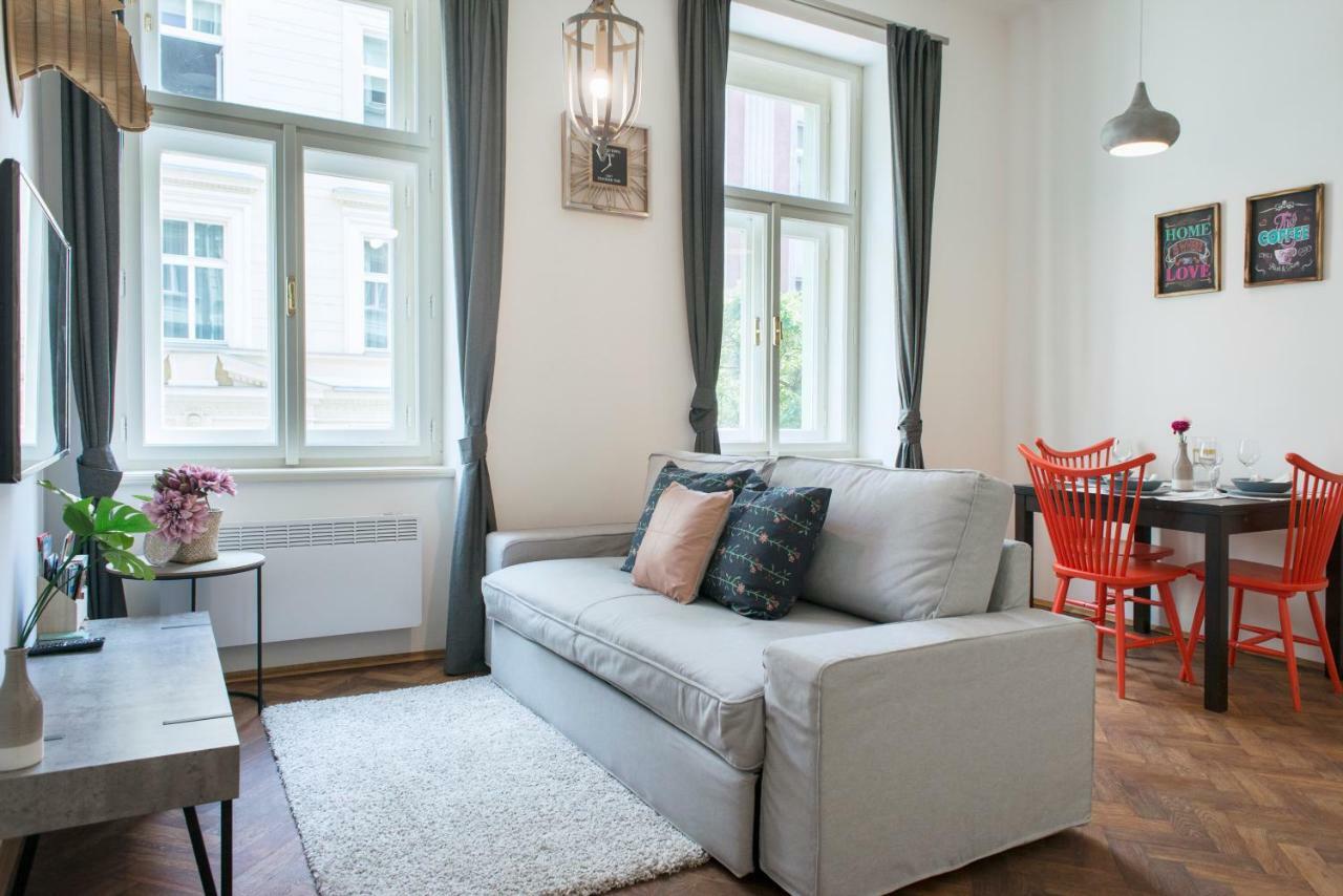 Kent Ridge Loft Apartment ปราก ภายนอก รูปภาพ